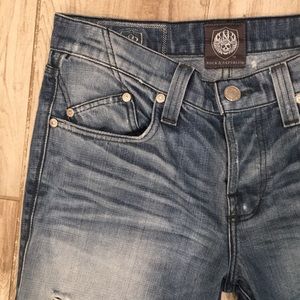 ✨ Rock & Republic Distressed Henlee Jeans ✨